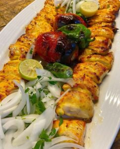 Umuhungu yaguye mu kantu ubwo yasohokanaga umukobwa muri restaurant akarya ibihwanye n’ibihumbi 300