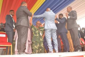 DR Congo: Jenerali Mbala yarimije amavi mu butaka asengera ingabo z’igihugu FARDC zirembejwe na M23