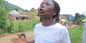 “Umuntu uzongera kunyita umurozi nzamukubita umuhini” Umukecuru witwa Bucyangenda w’i Rubavu yatanze gasopo ku baturanyi be bamwita umurozi