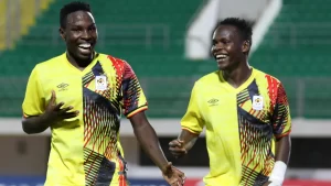 Rayon sports noneho izanye intare ivanze n’ingwe II rutahizamu “Derrick Kakooza”  wo muri Uganda arasinye.