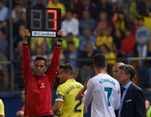 Football: Waruziko cyera gusimbuza abakinnyi mu mukino bitari byemewe? Dore uko byaje
