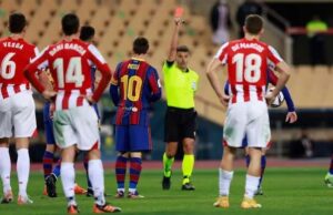 Football: Waruziko cyera nta makarita y’umuhondo cyangwa umutuku byabagaho? Basifuraga bate? Ninde wazanye aya makarita?