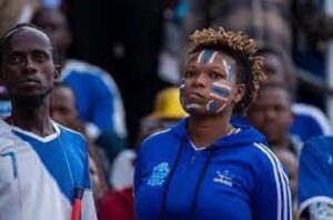 Rayon sports niyo gusabirwa, Abafana bariye karungu, umukinnyi wa 7 iyi kipe yasinysishije yatumye abafana bayisengera  Isengesho ryimpuhwe!