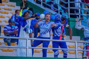 Abafana ba Rayon Sports bagaragaje ubudasa mu kugoboka komite yayo mu kugura abakinnyi.