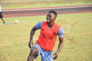 Rayon sports yagaruriye abakunzi bayo akanyamuneza nyuma yo gusinyisha umunya Côte d’Ivoire imyaka ibiri.