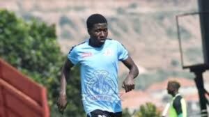 Rayon sports imaze kwemeza ko yasinyishije myugariro wafashije Vital’o FC gutwara igikombe cy’igihugu.