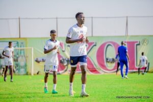 Rayon sports irazitimbagura,Bon Fils Caleb wakoranye imyitozo n’abakinnyi ba rayon sports  yaba yasinye?