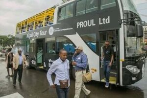RURA yatangaje ko gutanga Lifuti mu modoka y’umuntu ku giti cye byemewe ariko ishyiramo akantu ko kwitondera