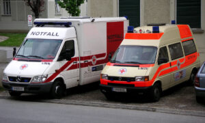 Umurwayi yasohotse muri Ambulance amaguru ayabangora ingata kubera impamvu ikakaye