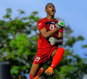 Umuzamu ukomeye wa APR FC agatebe kamumereye nabi kubera kwitwara nabi akaba asabwa gukora ibisa nk’ibitangaza