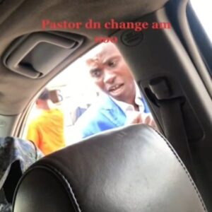 Umupasiteri yabaye igitaramo nyuma yo kugaye ituro yahawe n’uwo yari amaze gusengera mu ruhame rw’abantu