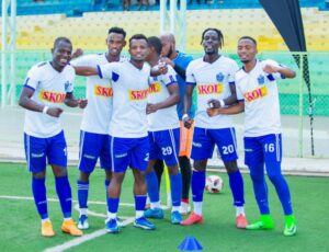 Nyuma yo gutinya Gasogi United ku buryo bukomeye, Rayon Sports yakoze impinduka mu bakinnyi barabanza mu kibuga, rutahizamu wari umaze iminsi abanzamo bamushyize hanze