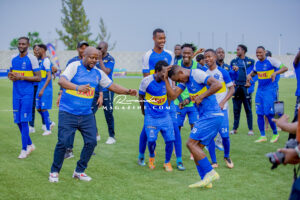 Umutoza Ben Moussa wa APR FC yazamuye amarangamutima y’Abareyo  nyuma yo gushimagiza ubuhanga budasanzwe bw’abakinnyi babiri ba Rayon Sports bica amarenga ko ashobora kuzabasinyisha