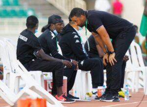 Umutoza Mohammed Adil Erradi ari kuririra mu myotsi nyuma y’uko yari yizeye kuzatsinda APR FC muri FIFA ikamuha akabakaba miliyari
