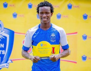 Rutahizamu Joachiam Ojera nyuma yo guhigika Onana na Luvumbu akegukana igihembo cy’ukwezi kwa 2 ari mu biganiro n’ikipe yo mu Rwanda yamwemereye kuzamugura miliyoni 25 mu gihe Rayon Sports yo iri kumuha miliyoni 20 ngo azongere amasezerano