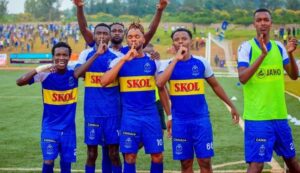 Abakinnyi b’ibihangange muri Police FC bahishuye ikipe baha amahirwe yo kuzatwara igikombe cya shampiyona n’Igikombe cy’Amahoro, umwe yemeje ko Rayon Sports izatwara icya shampiyona