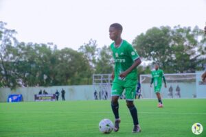 Burya koko Rayon Sports irakunzwe mu Rwanda n’imahanga; ababyeyi b’umukinnyi w’igihangange APR FC na Rayon Sports ziri kurwanira ku buryo bukomeye bamuhitiyemo kuzakinira Rayon Sports kubera impamvu itangaje