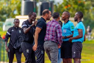 Umunyamakuru ukomeye mu Rwanda usanzwe ufana APR FC yemeje ko umutoza Ben Moussa ari we mutoza wa mbere w’umuswa uyitoje kuva iyi kipe yashingwa