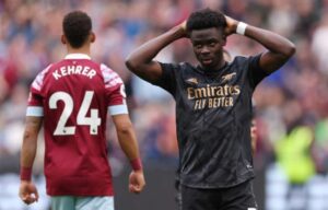 Arsenal bayikoze mu jisho , Man City irabyina , dore amahirwe makeya ku bakunzi ba Arsenal ku gutwara igikombe