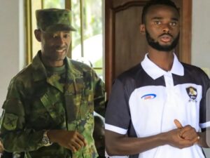“Ntitwishimiye imikinire na Disipulini byanyu” – Umuyobozi wa APR FC Lt Gen MK MUBARAKH