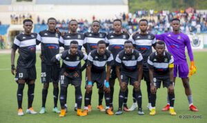 Nyuma y’uko APR FC yatangiye urugamba rwo kugura abakinnyi b’ibikurankota biganjemo abaturutse hanze y’u Rwanda, ku ikubitiro hamenyekanye abakinnyi bane bashobora kuzahita berekwa umuryango