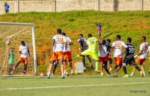 Umukinnyi wa mbere mwiza muri shampiyona y’u Rwanda wahabwaga amahirwe yo kuzasinyira APR FC yahisemo kuzayitera umugongo akerekeza muri Rayon Sports yakuze akunda ku buryo bukomeye