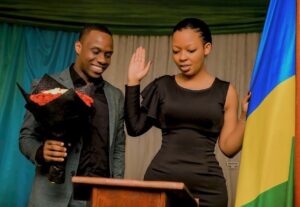 Umukinnyikazi wabigize umwuga , yibarutse abana batatu icyarimwe aba umukinnyi wa mbere mu Rwanda ubikoze