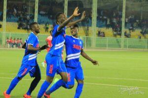 Rutahizamu utajya yibagirana mu mitwe y’abafana ba Rayon Sports kubera ibikorwa ajyenda akorera iyi kipe nyuma yo kuyivamao agiye kwirukanwa n’ikipe arimo