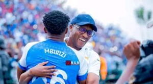 Uwayezu Jean Fidel uyobora Rayon Sports yazamukijwe umusozi muremure kandi afite imvune mu ivi