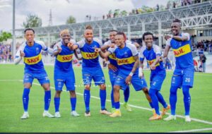 Umukinnyi ngenderwaho muri wa Rayon Sports yahawe igihano gikomeye nyuma y’amakosa akomeye yakoze ba rutahizamu bose bagashaka kumukubita ngo bamuhe isomo
