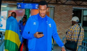 Umuzamu Ntwari Fiacre ukomeje gukora ibitangaza yazamuye amarangamutima y’Abareyo nyuma yo kuvuga impamvu ikomeye izatuma atera utwatsi APR FC yakuriyemo akerekeza muri Rayon Sports