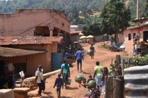 Umugabo w’ i Nyakabanda mu Mujyi wa Kigali , yahuye n’ uruva gusenya asanga umugore we barimo kumukoramo akazi abibonye yahise asaba ikintu cyatunguye benshi umugore we , umwana w’ imyaka 6 mu gihirahiro.