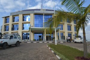 Abaturage b’ i Nyamagabe banze guhomba ayabo , ariko byabakozeho umwe amaze gupfa abandi barenga 150 barimo kwitabwaho n’ abaganga mu buryo bukomeye, kubera kurya icyipfushije.