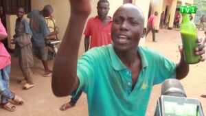 Muhanga, Kamonyi: Abaturage baratabaza babangamiwe n’ ingaragu zinywa Igisasu benshi barimo kurira kuko benshi ngo bagiye gupfa imburagihe