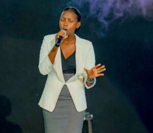 UMULISA Cynthia uri mubahatanira ibihembo biruta ibindi mugisata cya Gospel mu Rwanda biciye mu irushanwa rya RSW TALENT HUNT ni muntu ki?