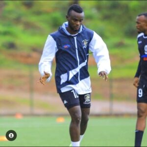 Yajyanywe mundege yerekeza muri APR FC  none ayisohowemo anyujijwe mumuferege