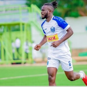 Amakipe 2 akomeye mu Rwanda ahanganiye umukinyi wa Rayon Sport n’ikipe y’igihugu Amavubi