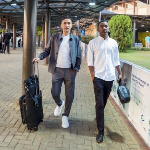 Mu myambaro ikeye ndetse n’isura ya kazi abatoza bashya ba Rayon Sport bageze i Kigali mu Rwanda