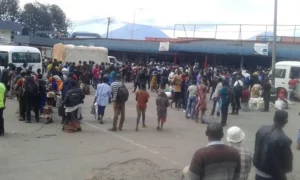 Musanze: Abagenzi bakoresha amakarita barigutabaza ubuyobozi nyuma yo kumara iminsi babura uko bakora ingendo kandi bujuje ibisabwa