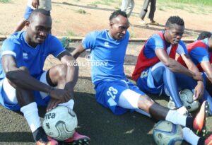 Rayon Sports iri mu biganiro bya nyuma n’umukinnyi w’Umurundi wayikiniye mu myaka 10 ishize akayifasha gutwara shampiyona
