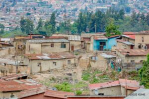 “Tugiye kujya duherekeza amazi tuyageze aho agomba kugera atagiye mu ngo z’abaturage” kimwe mu byatangajwe na Meya w’umujyi wa Kigali.