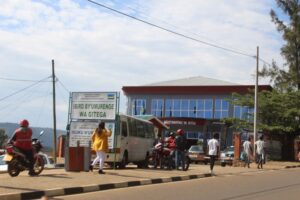 Mu Murenge wa Gitega umusore yishe mugenzi we babanaga amuteye icyuma bapfuye indaya kubera bose bari bayikeneye