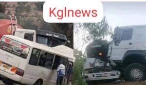Mu Karere ka Kamonyi habereye impanuka abari mu modoka bose barakomereka.