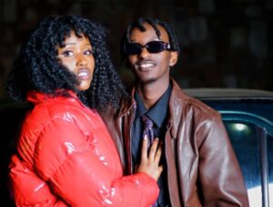 Imitoma myinshi ndetse n’amagambo aryoheye amatwi kubakundana nibyo byiganje mu ndirimbo nshya y’umuhanzi nyarwanda Kenny Edwin yakoranye n’umwe mu baraperi bakomeye cyane mu Rwanda.