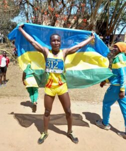 Kera kabaye umunyaRwandakazi Umutesi uwase Magnifique yeretse abo bari bahatanye mu bworo bw’ikirenge mu mikino ya FEASSSA 2023
