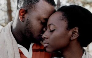 Hari ibintu wakora bikagufasha kwambura abasore umukobwa wakurwaje umutima ubundi akakwiyegurira wese