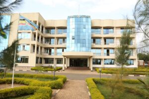 Kicukiro: Abanyeshuri biga muri kaminuza y’u Rwanda ,bakubise umujura kugeza bamunogonoye , none ubu nabo bari mu maboko ya RIB