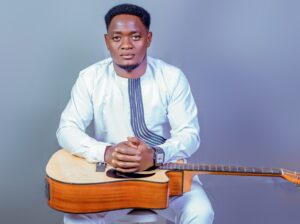 Nyuma yo gusohora indirimbo nyinshi zakoze ku mitima ya benshi umuhanzi nyarwanda mu ndirimbo zo kuramya no guhimbaza Imana yateguje abakunzi be ibyiza abafitiye mu minsi iri imbere.