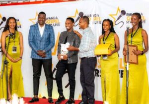 Kera kabaye abatsindiye ibihembo bya Rwanda Gospel Stars Live babishyikirijwe, Pasiteri Theogene na Gisele batekerejweho.