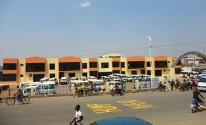 Muhanga:Hari umukobwa w’imyaka 47 uri kurira ayo kwarika nyuma yo gutanga amafaranga ku musore yifuza ko bazabana akaramata bikarangira bamuteye uw’inyuma.